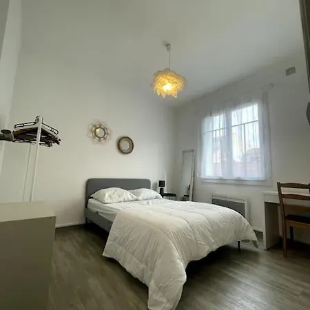 Toulon, Hyper Centre, Clim, 2 Chambres, Proche *