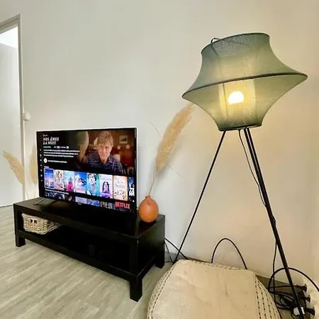 Toulon, Hyper Centre, Clim, 2 Chambres, Proche *